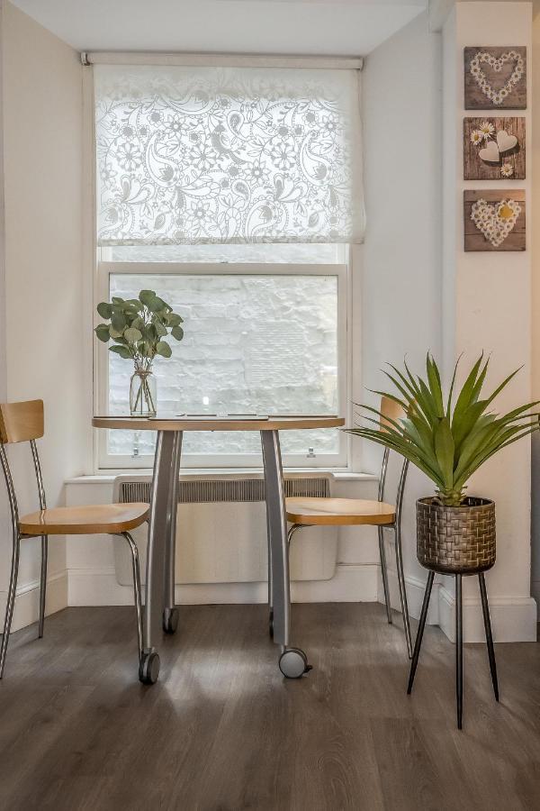 Spacious & Cosy Studio Flat In The Heart Of Edinburgh City Centre ภายนอก รูปภาพ